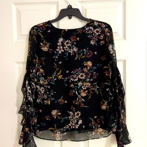 IZ Byer Stunning Floral on Black  Ruffle Bell Sleeve Blouse Size M - Picture 8 of 16